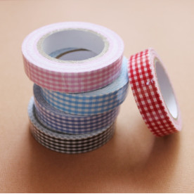 Лента декоративная на клеевой основе, в клеточку, красная, 5 м, 15мм
