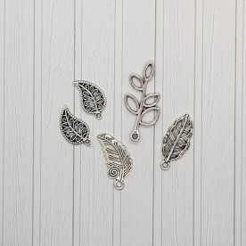 Набор металлических подвесок Листочки, античная серебро, 5 шт.