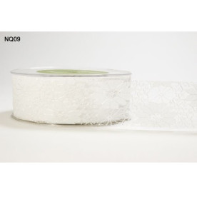 Мереживо білого кольору, ширина 3,75 см, довжина 90 см від May Arts