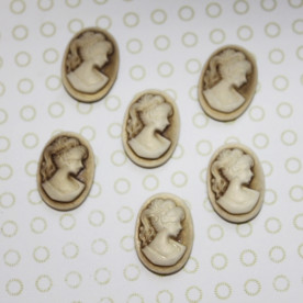 Кабошон-камея Lady's Portrait бежево-коричневая, 13х18 мм.