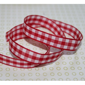 Стрічка з узором в клеточку, червоного кольору, ширина 10 мм, довжина 90 см.