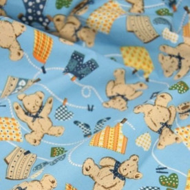 Ткань для рукоделия "Медвежата на синем" 45х57 см