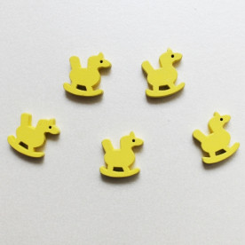 Дерев'яна конячка жовтого кольору, довжина 17 мм, висота 17 мм, 1 шт