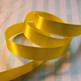 Атласна стрічка жовтого кольору, довжина 90 см, ширина 16 мм