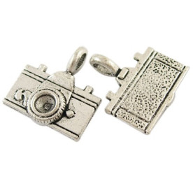 Металева підвіска "Фотоапарат" кольору античного срібла, 22х21 мм, 1 шт