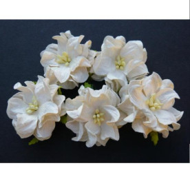 Декоративна квітка гарденії кремового кольору, 4 см. 