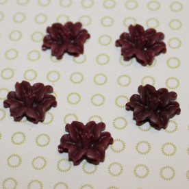 Кабошон Лилия бордового цвета, 13 мм, 1 шт