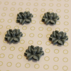 Кабошон Лилия серого цвета, 13 мм, 1 шт