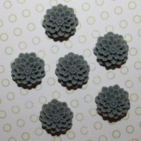 Кабошон Хризантема серого цвета, диаметр 15 мм, высота 8 мм, 1 шт