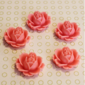 Кабошон Роза кораллового цвета, диаметр 17 мм, высота 4 мм, 1 шт