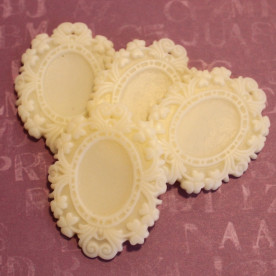 Прикраса Рамочка, 38х49 мм, кремовий