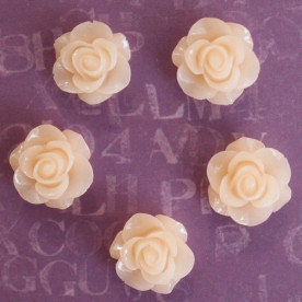 Кабошон троянда світло-абрикосового кольору, діаметр 20 мм, товщина 9 мм