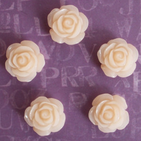 Кабошон розочка светло-абрикосового цвета, диаметр 17 мм, толщина 7 мм