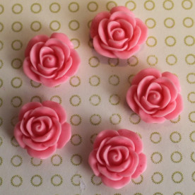 Кабошон трояндочка рожевого кольору, діаметр 17 мм, товщина 7 мм