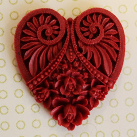 Кабошон Серце бордового кольору, 5,0х4,5 см, висота 4 мм, 1 шт
