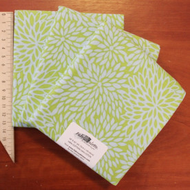 Ткань для рукоделия хлопок "Зеленая с голубыми цветами" 46х107 см