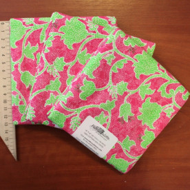 Тканина для рукоділля хлопок "Зелений узор на рожевому тлі" 46х107 см