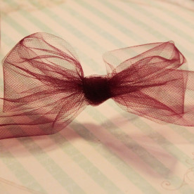 Декоративна сітка (фатин) сливового кольору від Falk, ширина 14 см, довжина 90 см