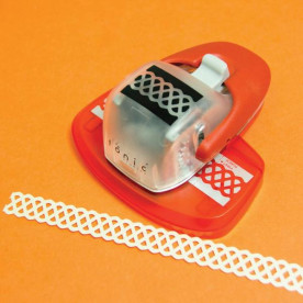 Бордюрный дырокол Doily Strip от Tonic Studios