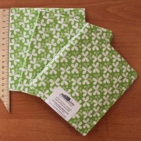 Ткань для рукоделия хлопок "Бабочки на зеленом фоне" 46х107 см