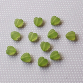 Акрилові сердечка матового світло-зеленого кольору, 9х8х3 мм, 10 шт