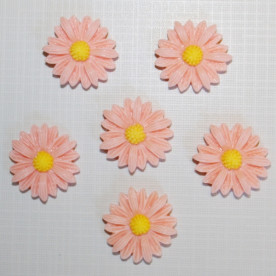 Пластиковий кабошон Ромашка персикового кольору, діаметр 22 мм, 1 шт