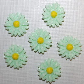 Пластиковий кабошон Ромашка салатового кольору, діаметр 22 мм, 1 шт