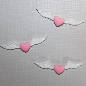 Пластиковый кабошон На крыльях любви белого цвета, 52х14 мм, 1 шт