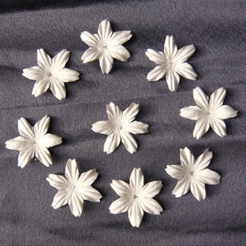 Набор 10 белых цветочков из тутовой бумаги, 2,5 см