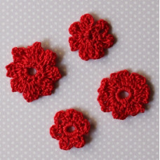 Набор вязаных цветочков красного цвета, 2 - 3 см, 4 шт