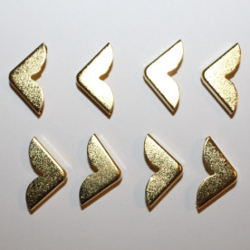 Декоративні куточки кольору золота, 15х15х3 мм, 8 шт