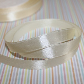 Атласная лента в кремовом цвете, длина 90 см, ширина 10 мм