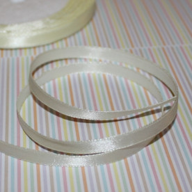 Атласна стрічка молочного кольору, довжина 1 м, шириною 6 мм