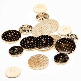 Набор деревянных пуговок Back to Basics Monochrome 16 шт от Dovecraft