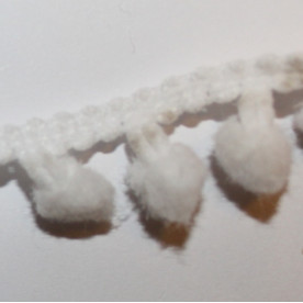 Лента с помпонами белого цвета, 8 мм, 90 см