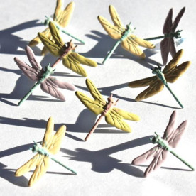 Набор брадсов Dragonfly Pastel от компании Eyelet Outlet, 12 шт