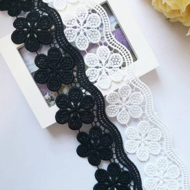 Кружево, Цветочные волны цвет белый, 30 см, 6 цветков (ширина 5 см)