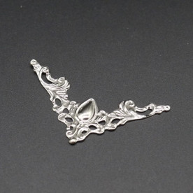 Куточок металевий фігурний, колір срібло, 1 шт, 40х40мм