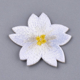 Декор вишивка Квітка сакури, на клейовій основі, 33х35 мм, білий, 1 шт.