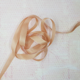 Шебби-лента Seam Binding Hug Snug 2.0, 14 мм, 90 см, цвет HSNG-129