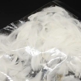 Декор міні Пір'ячко пухнасте, довжина пір'я 3-5 см, колір білий, набір близько 50 шт