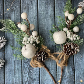 Бутоньєрка, Яблуко з шишкою, 27 см