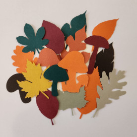 Набор вырубок Осенние листочки  3-7 см, 17 шт.