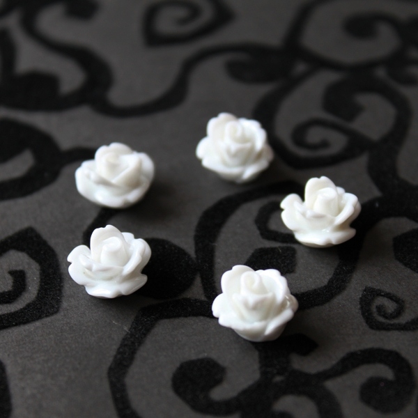 Набор кабошонов Цветы белого цвета 10 мм, 10 шт.