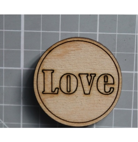 Фішка з дерева "Love" 30 * 30 мм від ScrapStudio