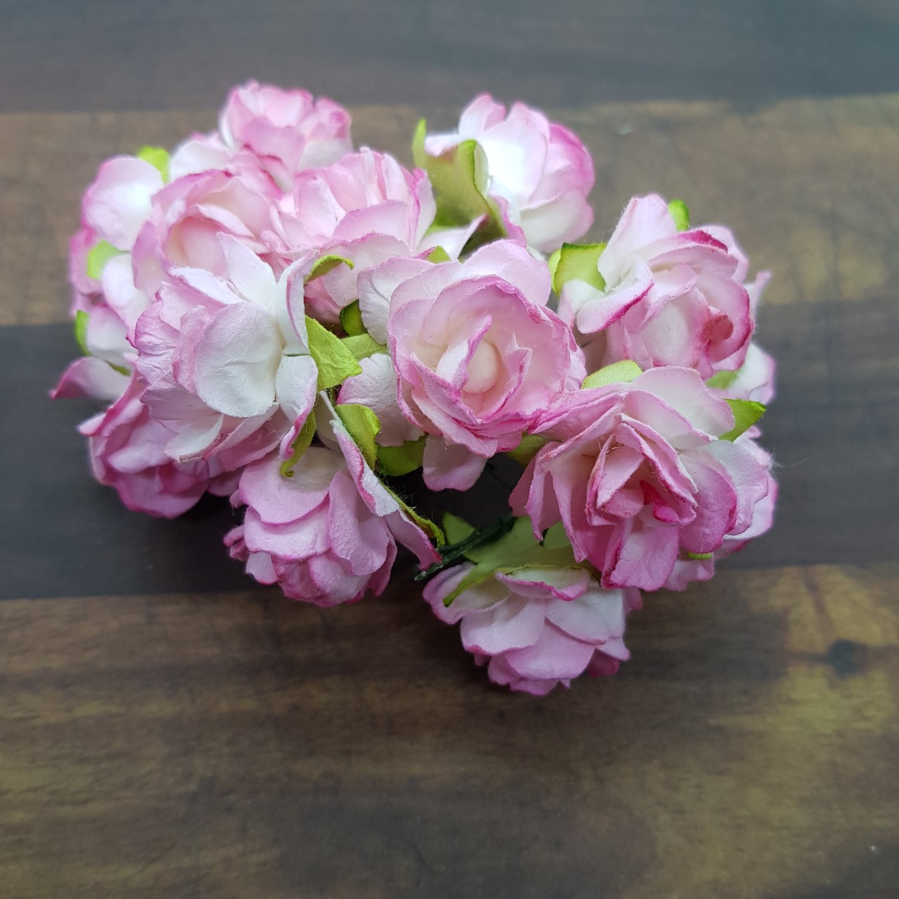 Набор розочек бело-розового цвета 30 мм, 5 шт