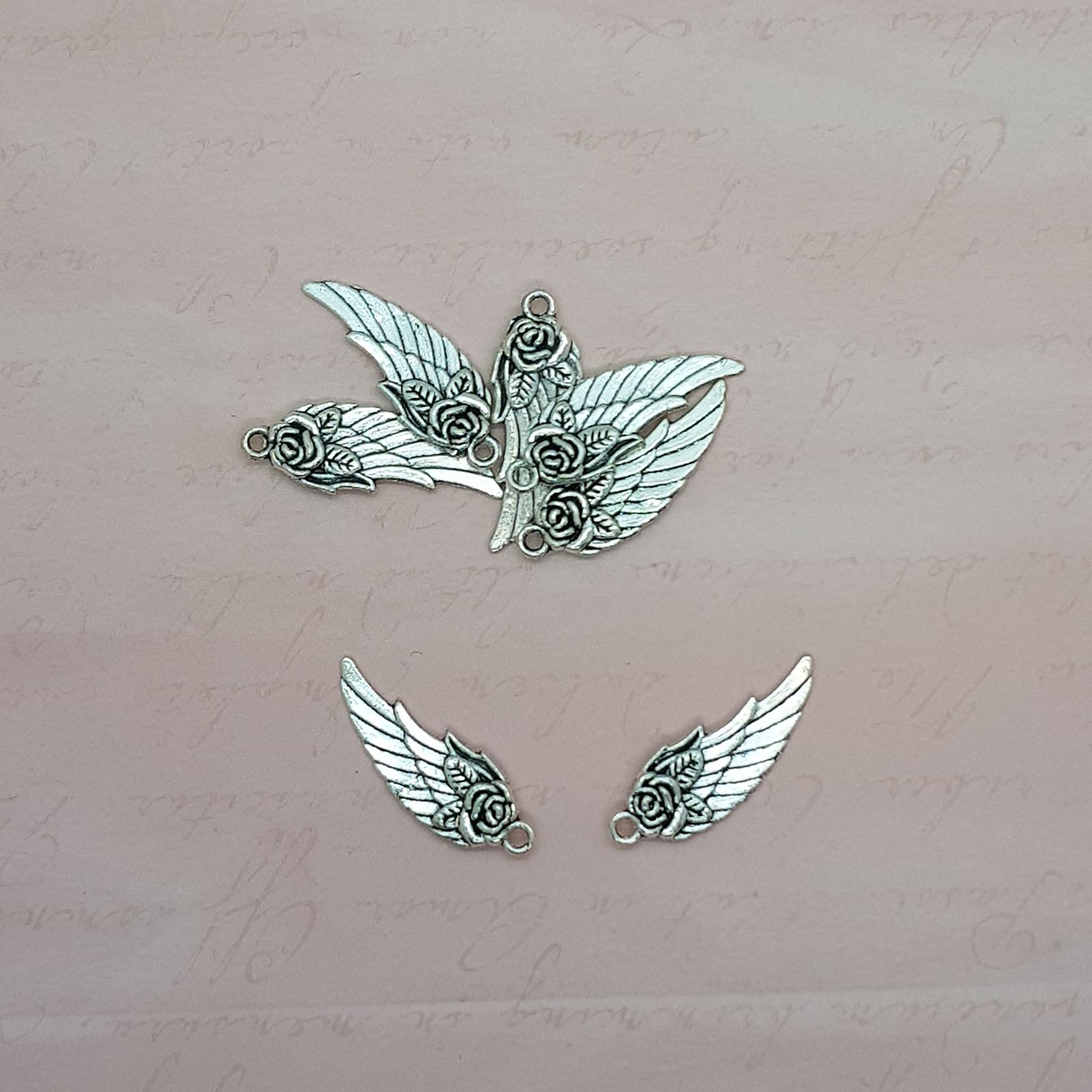 Металева підвіска Крильце з трояндою двостороннє, розмір 30 мм, античне срібло