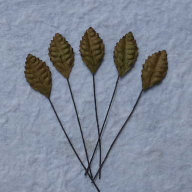 Набір 10 декоративних листочків коричневого кольору розміром 20 мм