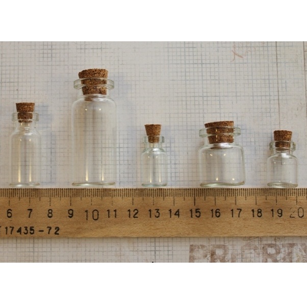 Декоративна скляна пляшка з пробкою висотою 5 см, діаметром 2,2 см