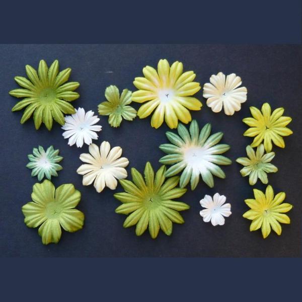 Набор 100 цветов из тутовой бумаги в бело-зеленых тонах